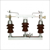 11 KV,400A ISOLATOR without EARTH BLADE with Structure